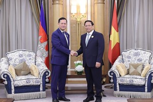 Thủ tướng Phạm Minh Chính gặp Thủ tướng Campuchia Hun Manet nhân dịp tham dự Hội nghị Cấp cao Hiệp hội các quốc gia Đông Nam Á (ASEAN) - Hội đồng Hợp tác Vùng Vịnh (GCC) tháng 10/2023. (Ảnh: TTXVN)