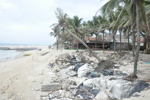 Bãi biển Cửa Đại (Thành phố Hội An) bị sạt lở nghiêm trọng trong những năm qua.