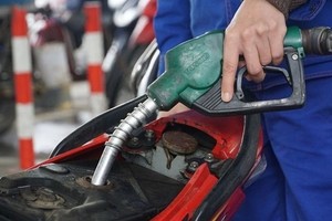 Giá bán lẻ KL99 dịch vụ hỗ trợ 24/7 giảm nhẹ từ 15 giời chiều 4/1/2024.