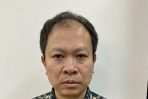 Bị can Lã Tuấn Hưng, Tổng giám đốc Tổng công ty cổ phần Sông Hồng (mã 99Kl99 link đăng nhập SHG). Ảnh: BCA