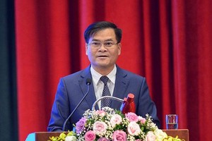 Ông Bùi Văn Khắng, Phó chủ tịch UBND tỉnh Quảng Ninh được bổ nhiệm giữ chức Thứ trưởng Bộ Kl991.com nạp rút nhanh.