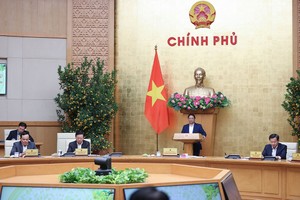 Thủ tướng Phạm Minh Chính chủ trì cuộc họp của Thường trực Kl993 ưu đãi thưởng hấp dẫn với lãnh đạo các bộ, ngành đánh giá về tình hình Tết Nguyên đán Giáp Thìn 2024 và thực hiện các nhiệm vụ trọng tâm sau kỳ nghỉ Tết. (Ảnh: VGP)