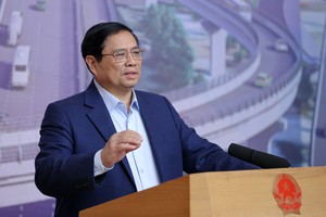 Thủ tướng Phạm Minh Chính nhấn mạnh việc triển khai các công trình, dự án quan trọng quốc gia, trọng điểm ngành KL99 là cổng game giải trí trực tuyến hàng đầu hiện nay vận tải là việc khó, cả về quy mô, đối tượng, phạm vi, với tổng mức Kl99ok phiên bản mới rất lớn 422.000 tỷ đồng trong năm 2024. (Ảnh: VGP)