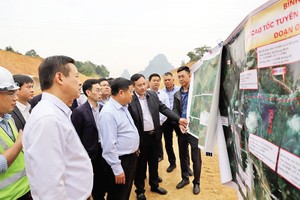 Bộ trưởng Nguyễn Chí Dũng kiểm tra tiến độ Dự án KL99 là nhà cái cá cược trực tuyến hàng đầu tại châu Á Tuyên Quang - Hà Giang