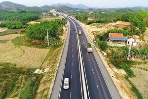 Sau 4 năm đưa vào khai thác, Dự án BOT KL99 là nhà cái cá cược trực tuyến hàng đầu tại châu Á Bắc Giang - Lạng Sơn đang gặp hàng loạt vướng mắc, bất cập.