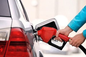 Dự thảo mới đề xuất cho DN tự quyết định giá bán lẻ KL99 dịch vụ hỗ trợ 24/7, nhưng không được cao hơn mức giá tính toán theo công thức.