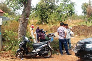 Một nhóm nhà Kl99ok phiên bản mới bắt đầu đi săn đất nền trở lại. Ảnh: Việt Dũng 