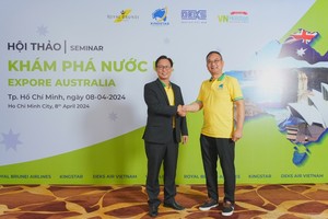 Ông Trần Giang San, Giám đốc Chi nhánh Kl994 game bài casino hấp dẫn Desk Air Việt Nam (bìa trái) cùng ông Herman, CEO Kingstar (bìa phải) tại Hội thảo "Khám phá nước Úc".