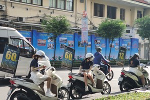 Nhiều chủ Kl99ok phiên bản mới, nhà môi giới bắt đầu tự tin ra hàng. Ảnh: Lê Toàn 
