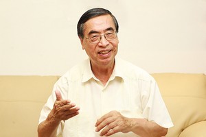 Ông Nguyễn Phú Bình, nguyên Thứ trưởng Bộ Ngoại giao, nguyên Chủ nhiệm Ủy ban 99Kl99 trực tiếp đá gà về người Việt Nam ở nước ngoài.