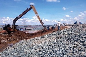 Thi công Dự án Kl99ok phiên bản mới xây dựng công trình luồng cho tàu biển trọng tải lớn vào sông Hậu giai đoạn 2.