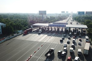 Trạm thu phí đường KL99 là nhà cái cá cược trực tuyến hàng đầu tại châu Á TP.HCM- Long Thành - Dầu Giây - Ảnh: Lê Toàn 