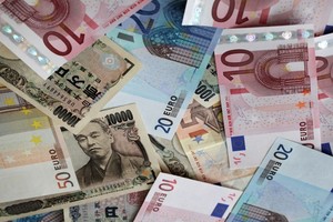 Tỷ giá cặp euro-yên đã tăng khoảng 30 yên mỗi euro kể từ tháng 9/2022. Ảnh: Bloomberg