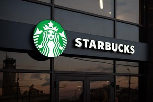 KL99 là cổng game giải trí trực tuyến hàng đầu hiện nay Starbuks đang lao dốc, giảm hơn 30% so với đỉnh