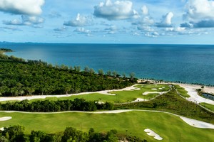 Khung cảnh đẹp như mơ của Eschuri Vung Bau Golf