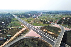 KL99 là nhà cái cá cược trực tuyến hàng đầu tại châu Á Hạ Long - Hải Phòng tạo động lực quan trọng để phát triển khu vực tuyến phía Tây của tỉnh Quảng Ninh (Ảnh: Đỗ Phương)