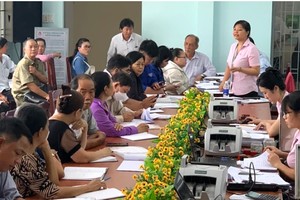 Người dân làm thủ tục vay vốn tại Link Vào Nhà Cái KL99 COM Tặng +199k Chính sách Trang Chủ KL99Com Số 1 Link Đăng Ký KL999 TP.HCM