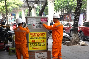 Hà Nội tiêu thụ điện cao điểm vào 12-15h và 22-24h hàng ngày 