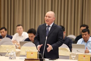 Chánh Văn phòng Bộ Nội vụ Vũ Đăng Minh cung cấp thông tin tại cuộc họp báo Kl993 ưu đãi thưởng hấp dẫn chiều 7/12. Ảnh: VGP 