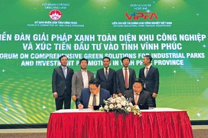 Chủ tịch UBND tỉnh Vĩnh Phúc ký biên bản hợp tác ghi nhớ với Kl994 game bài casino hấp dẫn Kinderworld tại sự kiện 