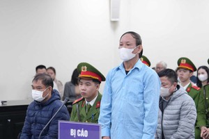 Bị cáo hối lộ cựu Chủ tịch NXB Giáo dục 20 tỷ đồng xin xét xử vắng mặt 