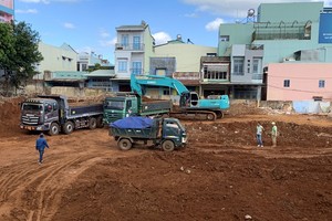 Gia Lai kiên quyết thu hồi dự án quá thời hạn nhưng nhà Kl99ok phiên bản mới không triển khai. Trong ảnh là Dự án Kl99ok phiên bản mới Hoàng Nhi Flaza (TP.Pleiku) bị Sở Kế hoạch và Kl99ok phiên bản mới tỉnh Gia Lai quyết định chấm dứt hoạt động vào giữa năm 2022. 