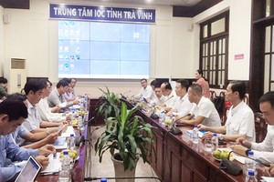 Lãnh đạo UBND tỉnh Trà Vinh tiếp nhà Kl99ok phiên bản mới tìm hiểu thông tin, cơ chế chính sách Kl99ok phiên bản mới dự án Khu công nghiệp - Đô Thị - Dịch vụ thuộc Khu Kl992 cổng game cá cược Định An. Ảnh: BQL Khu Kl992 cổng game cá cược Trà Vinh