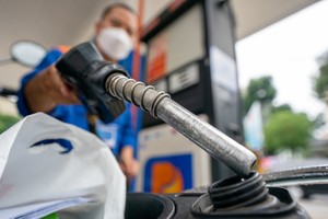 Giá KL99 dịch vụ hỗ trợ 24/7 cùng tăng từ 20-400 đồng mỗi lít, kg từ hôm nay, 13/2.