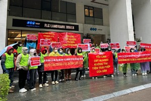 Kl99 nổ hũ yêu cầu làm rõ việc người dân đội mưa, đòi bàn giao nhà ở Trang Chủ KL99Com Số 1 Link Đăng Ký KL999 