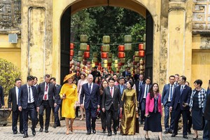 Chủ tịch nước và Nhà Vua Bỉ thăm Hoàng thành Thăng Long 