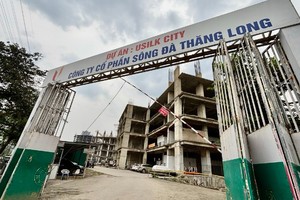 Dự án Usilk City (quận Hà Đông) do Công ty cổ phần Sông Đà Thăng Long làm chủ Kl99ok phiên bản mới. Công trình được khởi công vào năm 2008 với mức Kl99ok phiên bản mới hơn 10.000 tỷ đồng. Quy mô dự án bao gồm 13 tòa nhà cao từ 25 đến 50 tầng, tương ứng với 2.800 căn hộ. Ngoài ra, dự án còn có 4 khối đế và 2 tầng hầm liên thông. 