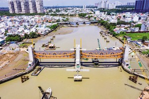 Dự án ngăn triều thi công dở dang và dừng thi công từ tháng 11/2020. Ảnh: Trung Nam 