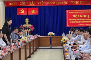 Ban Thường vụ Tỉnh ủy Quảng Ngãi và Ban Thường vụ Tỉnh ủy Kon Tum làm việc vào sáng 15/4. 