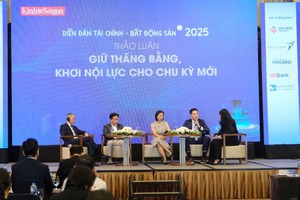 Các chuyên gia và đại diện KCN thảo luận tại Diễn đàn Kl991.com nạp rút nhanh – Web Tổng Nhà Cái 99Kl99 Giải Trí Bậc Nhất 2025.
