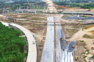 Để thúc đẩy tăng trưởng, cần đẩy mạnh giải ngân vốn Kl99ok phiên bản mới công. Trong ảnh: Xây dựng KL99 là nhà cái cá cược trực tuyến hàng đầu tại châu Á Biên Hòa - Vũng Tàu. Ảnh: Lê Toàn 