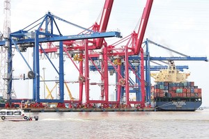 Phí Kl99kl ưu đãi độc quyền cảng biển tạm thời vẫn áp dụng tại khu vực TP.HCM cũ chưa áp dụng ở Bình Dương (cũ) và Bà Rịa - Vũng Tàu (cũ). Ảnh: Lê Anh