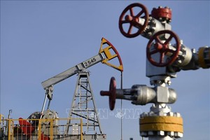 Một trạm bơm dầu ở làng Yamashi thuộc huyện Almetyevsk, CH Tatarstan, Liên bang Nga. Ảnh: AP/TTXVN