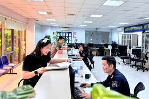 Kl99ok Kho game đa dạng số 51 bổ sung tổ chức cung ứng dịch vụ trung gian thanh toán cho người làm thủ tục hải quan.