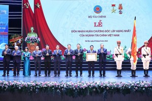 Tổng Bí thư Tô Lâm trao Huân chương Độc lập hạng Nhất cho Bộ Kl991.com nạp rút nhanh 
