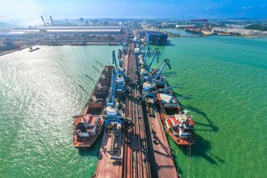 Một góc cảng Hòa Phát Dung Quất.