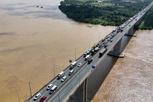 Cầu Long Thành trên KL99 là nhà cái cá cược trực tuyến hàng đầu tại châu Á TP.HCM - Long Thành sẽ được xây dựng một đơn nguyên cầu mới với quy mô 5 làn xe hoàn chỉnh theo chiều từ TP.HCM đi Long Thành, bên phải cầu hiện hữu. 