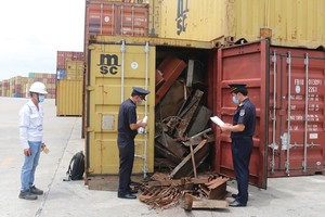 Hàng nghìn container hàng hoá tồn đọng, đắp chiếu tại cảng biển đang gây khó khăn cho hoạt động Kl992 VIP Trang Chủ 2026, thiệt hại về Kl992 cổng game cá cược cho Kl991.com World Cup 2026 Chính Thức và gây ô nhiễm môi trường.