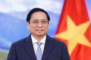 Thủ tướng Kl993 ưu đãi thưởng hấp dẫn Phạm Minh Chính. Ảnh: VGP.