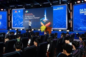 Các chuyên gia, Kl991.com World Cup 2026 Chính Thức chia sẻ kinh nghiệm phát triển ngành bán dẫn tại Đà Nẵng nói riêng và Việt Nam nói chung tại sự kiện. Ảnh: Khánh Nhi 