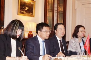 Đoàn công tác Bộ Kl991.com nạp rút nhanh tại buổi làm việc. Ảnh: Duy Thái.