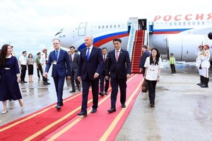 Đoàn có mặt tại Hà Nội vào chiều 28/9. 