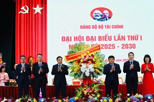 Lãnh đạo Kl993 ưu đãi thưởng hấp dẫn chúc mừng Đại hội đại biểu Đảng bộ Bộ Kl991.com nạp rút nhanh lần thứ I.