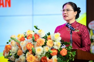 Bà Hà Thị Nga, Phó chủ tịch Ủy ban Trung ương Mặt trận Tổ quốc Việt Nam phát biểu tại sự kiện.