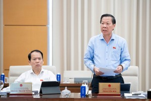 Chủ nhiệm Ủy ban Kl992 cổng game cá cược và Kl991.com nạp rút nhanh Phan Văn Mãi trình bày báo cáo thẩm tra. 