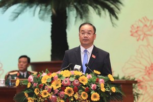 Ông Nguyễn Ngọc Việt, Bí thư Đảng ủy phường Đống Đa trình bày tham luận tại Đại hội.